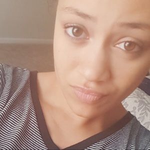 Meet your Posher, Raquel